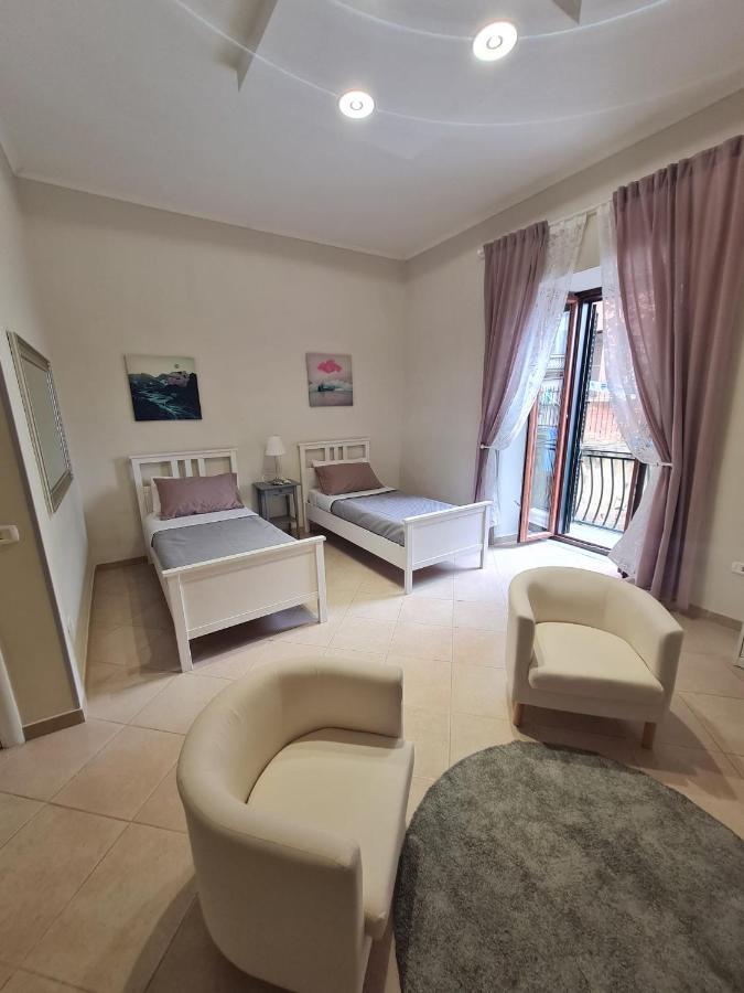 Palizzi'S Home Behind Plebiscite Square Napels Buitenkant foto